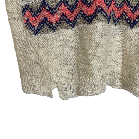 dELiA's Aztec Print Lightweight Sweater Size S - Picture 5 of 10